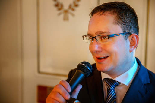 Alleinunterhalter für Ihre Hochzeitsfeier Alleinunterhalter für Ihre Hochzeitsfeier